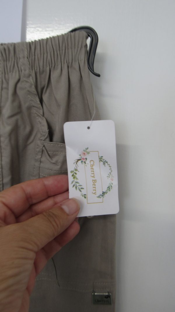 Cherry Berry Beige 3/4 length stretchy trousers Size T6 UK 18 - Image 3