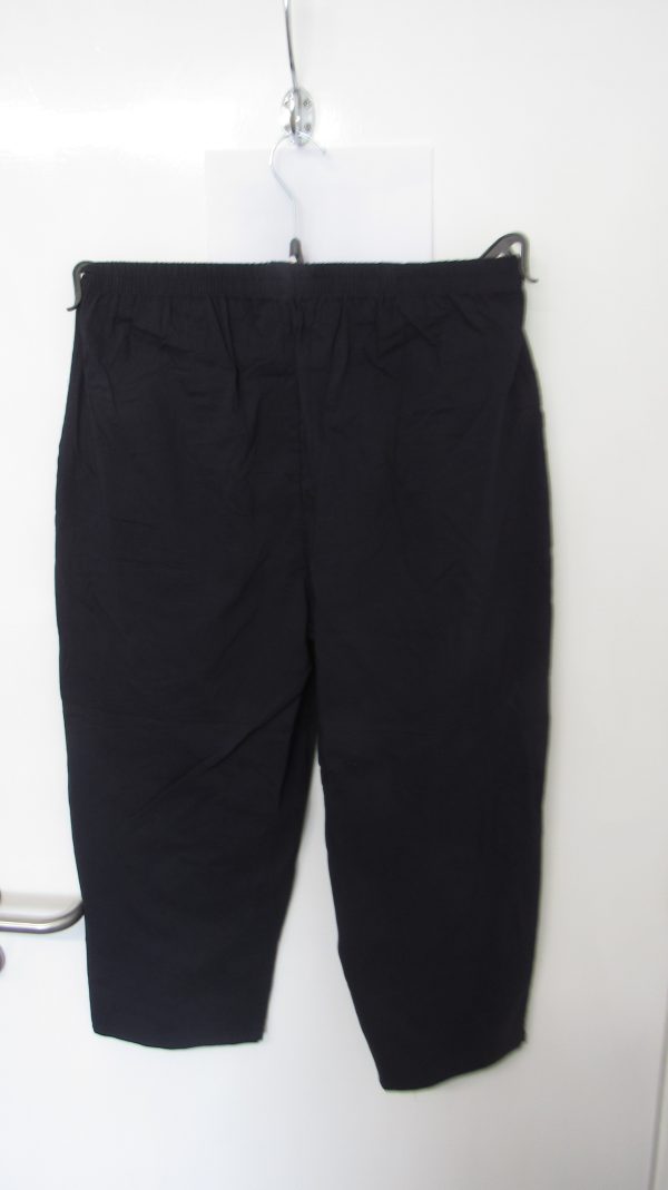 Cherry Berry Navy Blue 3/4 length stretchy trousers Size T8 UK 22 - Image 5