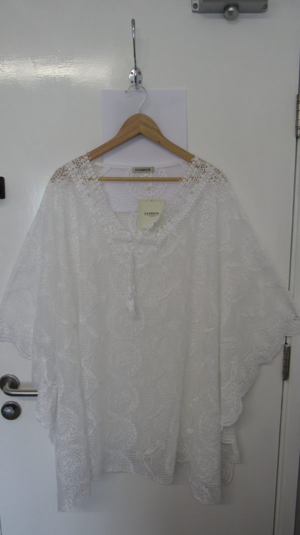 New Ladies White Lacy Kaftan One Size fits sizes 18 20 22 24