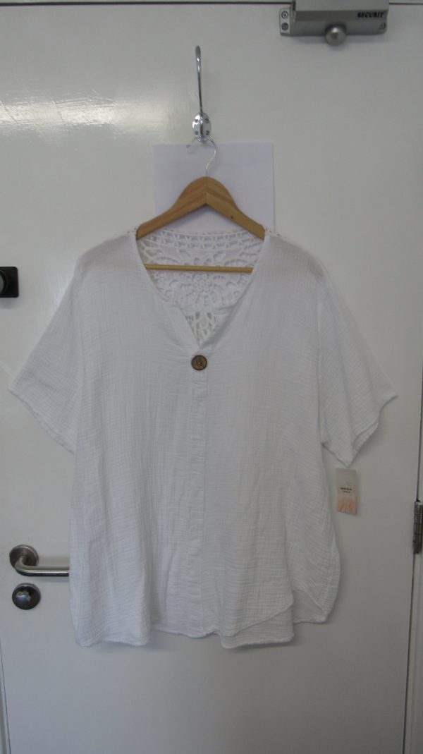 New White Lacy Back Cheesecloth Top One Size fits sizes 16 18 20 22