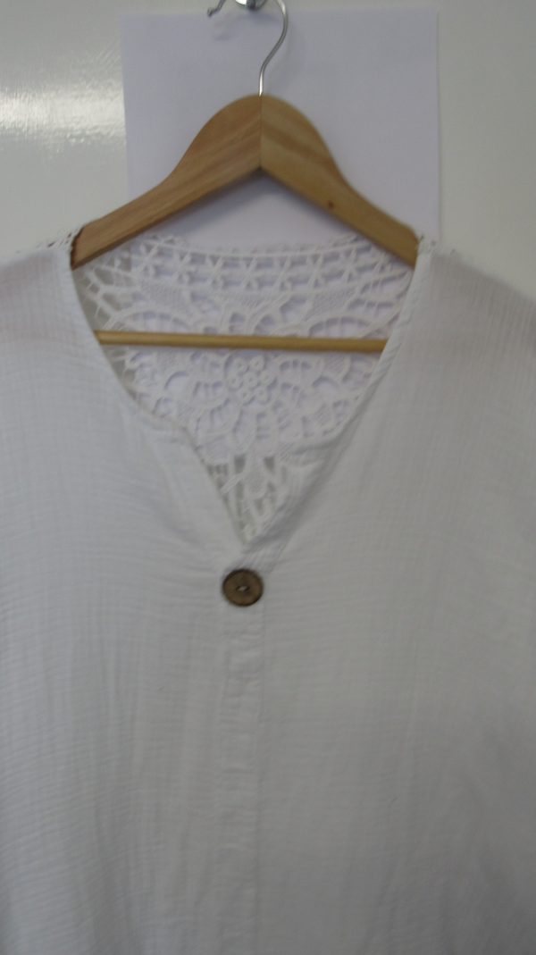 New White Lacy Back Cheesecloth Top One Size fits sizes 16 18 20 22 - Image 3