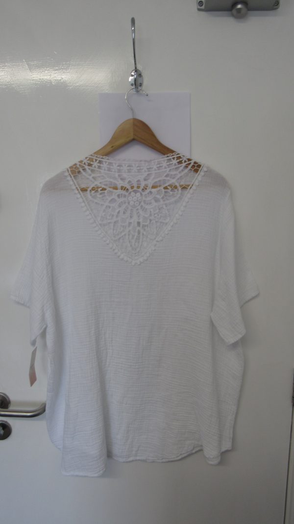 New White Lacy Back Cheesecloth Top One Size fits sizes 16 18 20 22 - Image 5