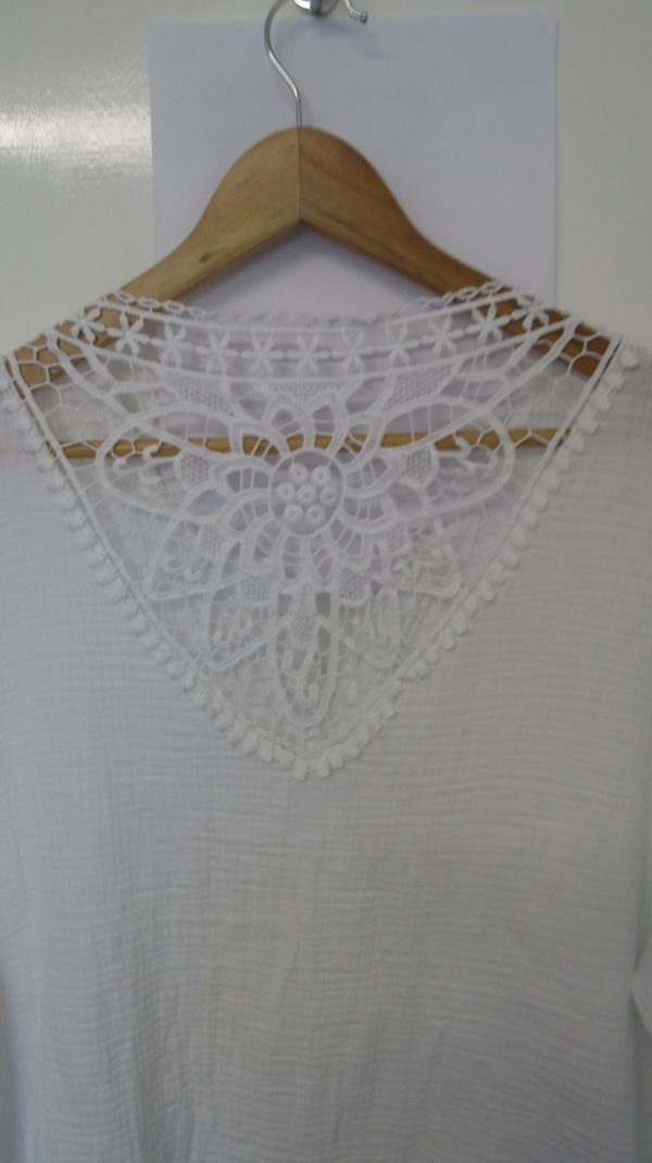 New White Lacy Back Cheesecloth Top One Size fits sizes 16 18 20 22 - Image 6