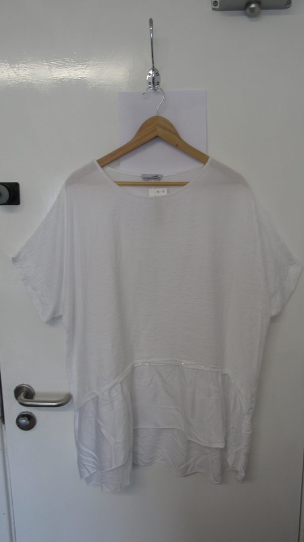 New Ladies White Tunic Top One Size fits sizes 16 18 20 22
