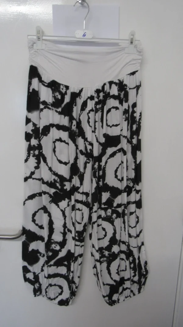 New Ladies White with Black Harem Pants One Size fits sizes 16 18 20