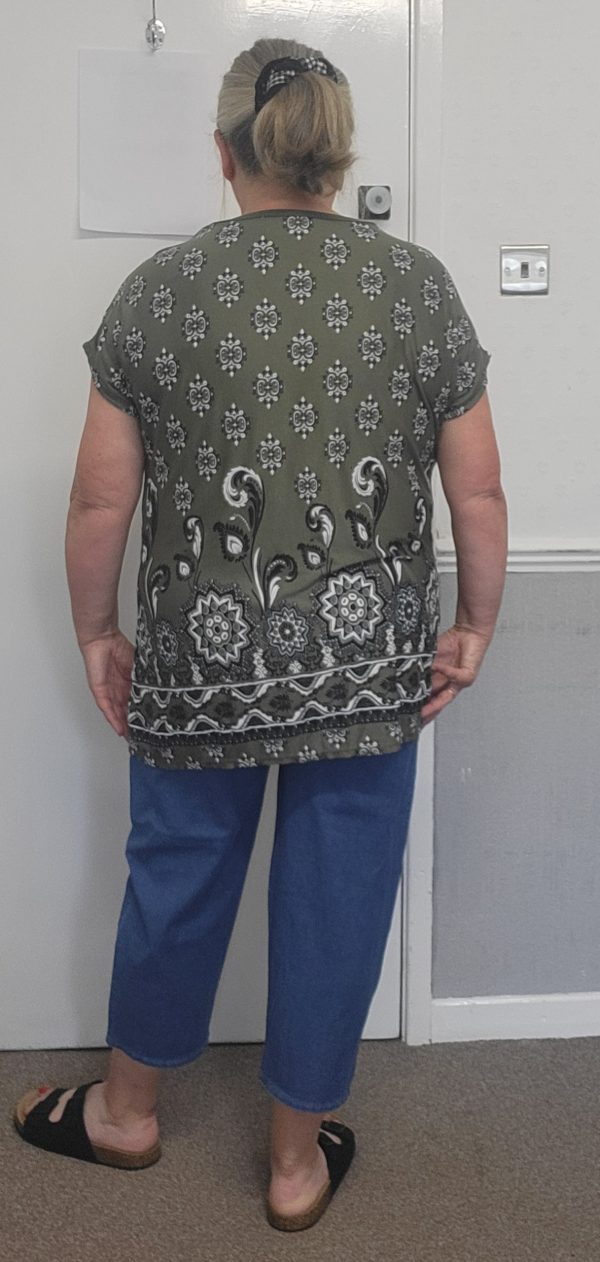 New Ladies Khaki Floral T-shirt One Size fits sizes 16 18 20 22 - Image 6