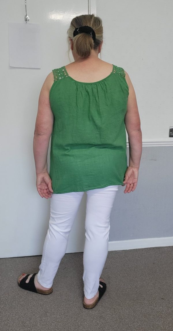 New Ladies Green Lacy Sleeveless Top One Size fits sizes 16 18 20 - Image 8
