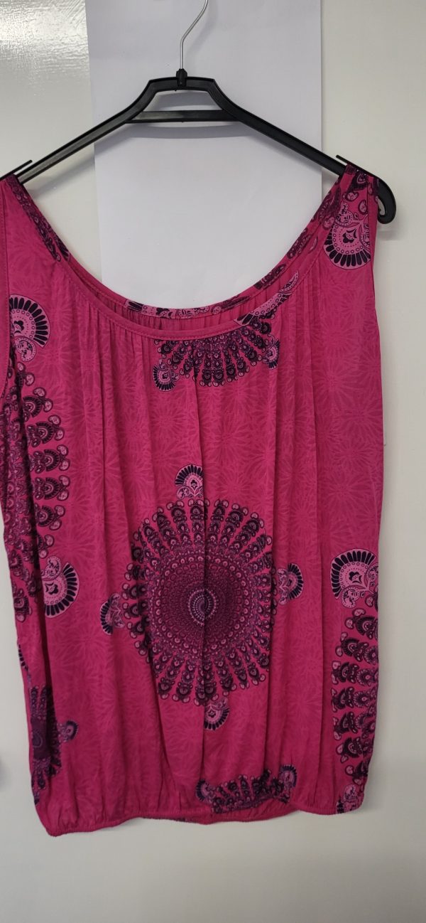 New Ladies Pink Circle Vest Top One Size fits sizes 12 14 16 - Image 4