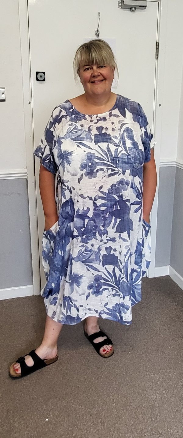 New Denim Blue Floral Pocket Dress One Size fits sizes 18 20 22 - Image 7