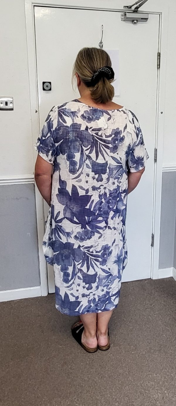 New Denim Blue Floral Pocket Dress One Size fits sizes 18 20 22 - Image 8