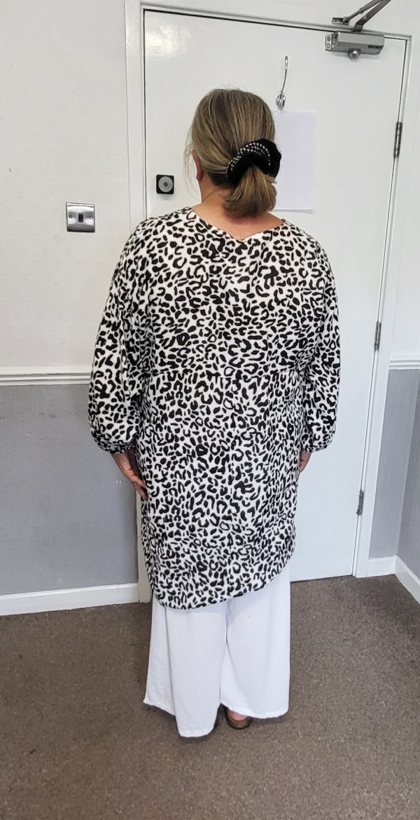 New Ladies Black Leopard Print Oversized tunic top One Size fits sizes 20 22 24 - Image 8