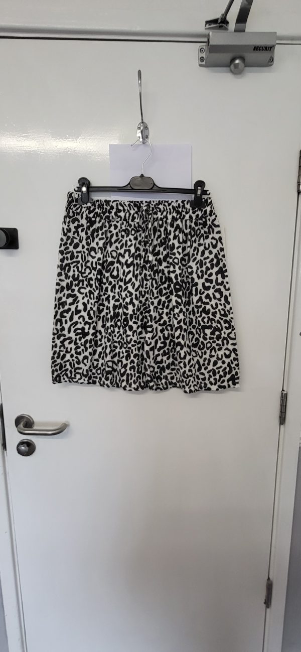 New Ladies Black Leopard Print Cheesecloth Shorts One Size fits sizes 10 12 14 - Image 2