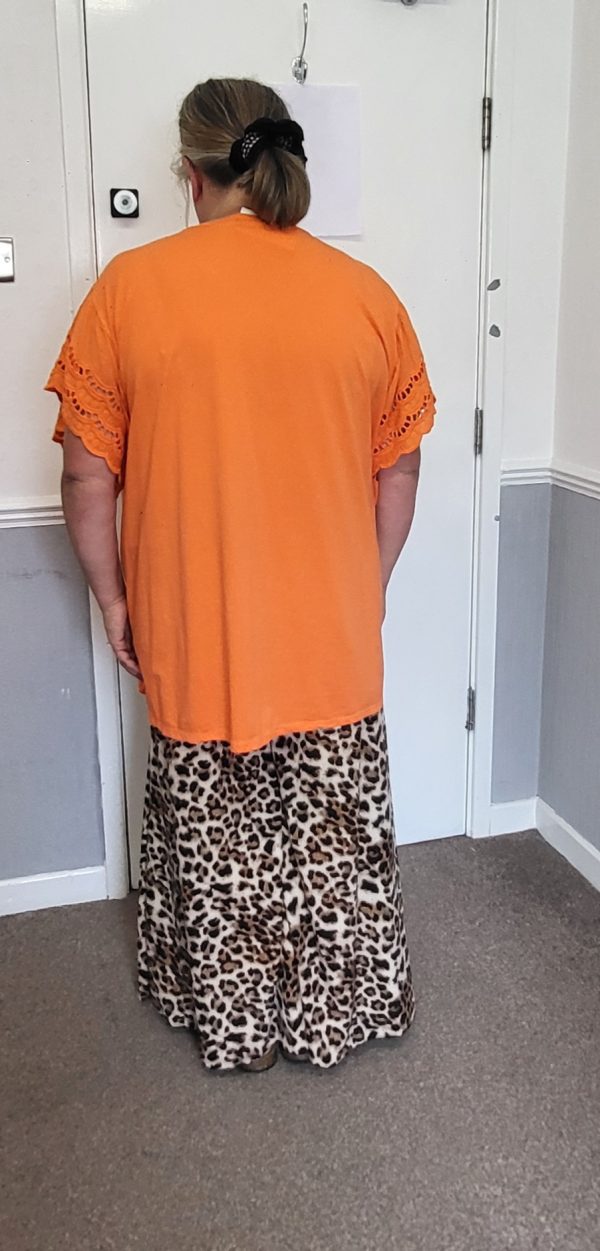 New Ladies Orange Plus Size V Neck T-shirt One Size fits sizes 18 20 22 24 - Image 8