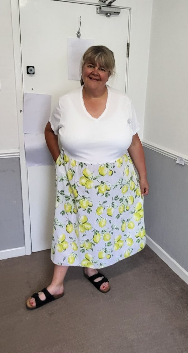 New Ladies White with Lemon print dress Pockets One Size fits sizes 16 18 20 22 - Image 8