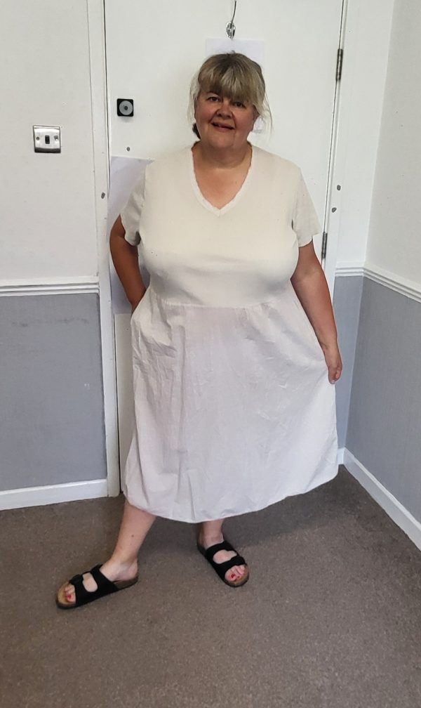 New Ladies Beige dress Pockets One Size fits sizes 16 18 20 22 - Image 7
