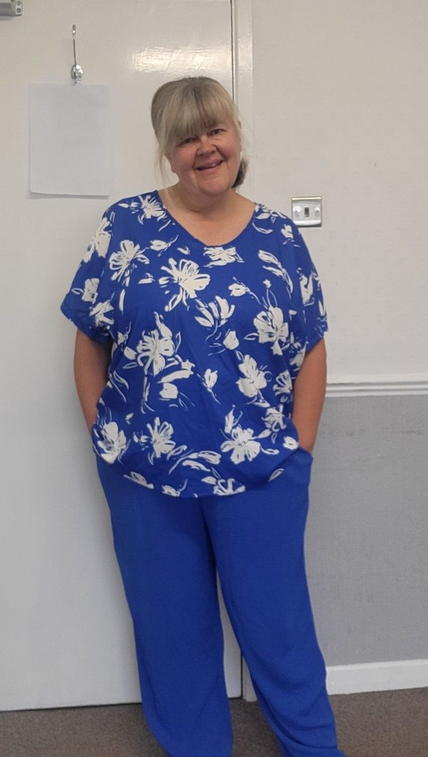 New Ladies Plus Size Royal Blue Printed 2 Piece Co Ord Set With V Neck Top & Trousers One size fits sizes 18 20 22 NON RETURNABLE - Image 5