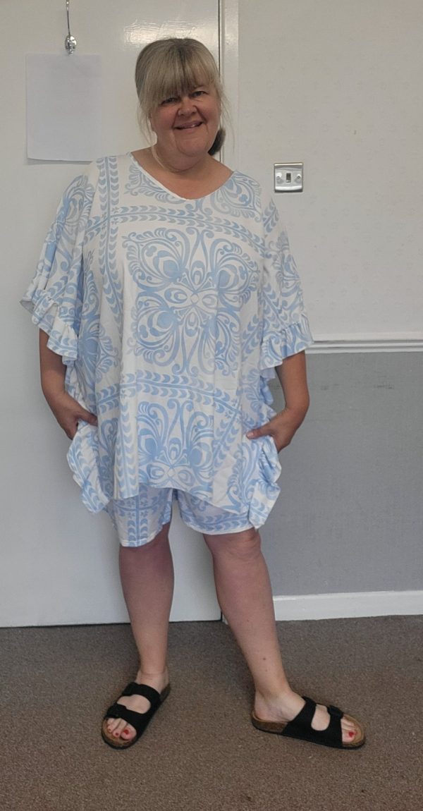 New Ladies Plus Size Light Blue Printed 2 Piece Co Ord Set With V Neck Top & Shorts One size fits sizes 18 20 22 Non RETURNABLE - Image 8