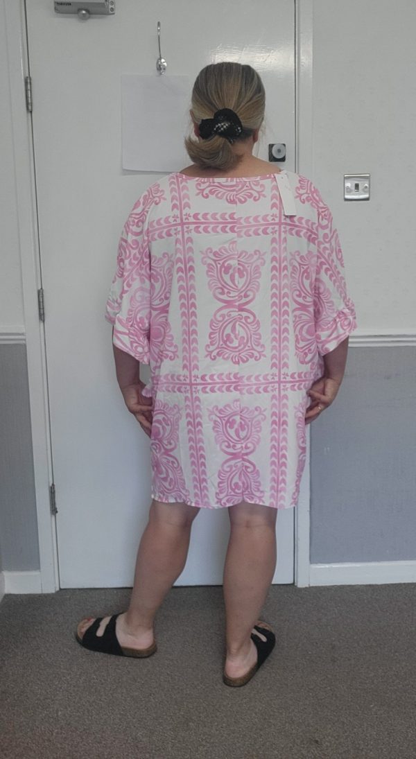 New Ladies Plus Size Pale Pink Printed 2 Piece Co Ord Set With V Neck Top & Shorts One size fits sizes 18 20 22 Non RETURNABLE - Image 9