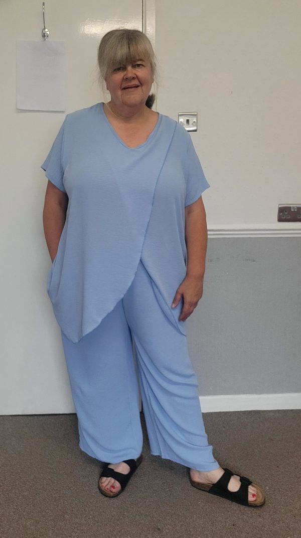 New Ladies Plus Size Light Blue Printed 2 Piece Co Ord Set With V Neck Top & Trousers One size fits sizes 18 20 22 NON RETURNABLE - Image 7