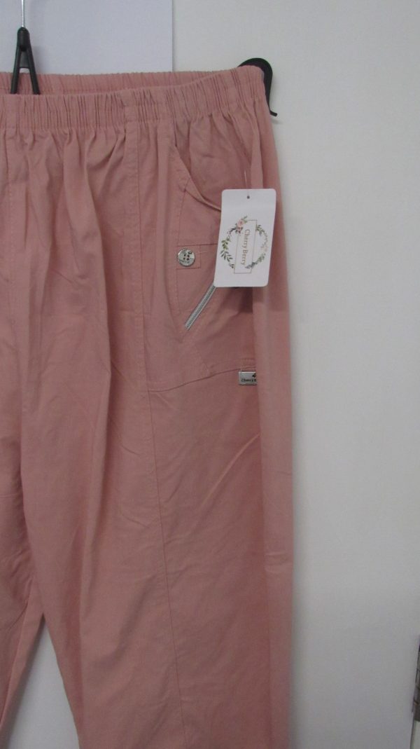 Cherry Berry Pale Pink 3/4 length stretchy trousers Size T9 UK 24 - Image 3
