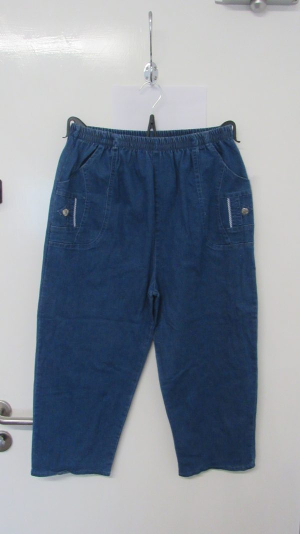 Cherry Berry Denim 3/4 Length Trousers Size T5 UK 16