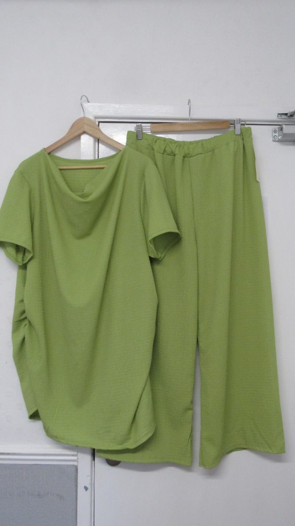New Ladies Lime 2 Piece Set Top and Trousers One Size fits sizes 16 18 20
