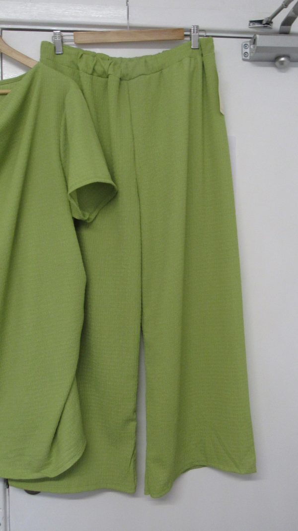 New Ladies Lime 2 Piece Set Top and Trousers One Size fits sizes 16 18 20 - Image 3