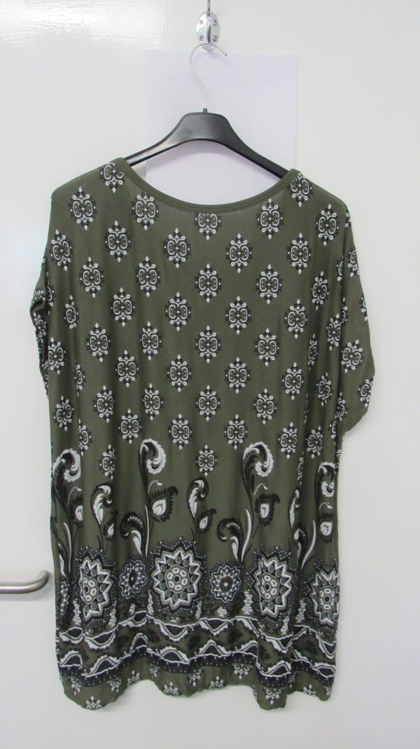 New Ladies Khaki Floral T-shirt One Size fits sizes 16 18 20 22 - Image 4