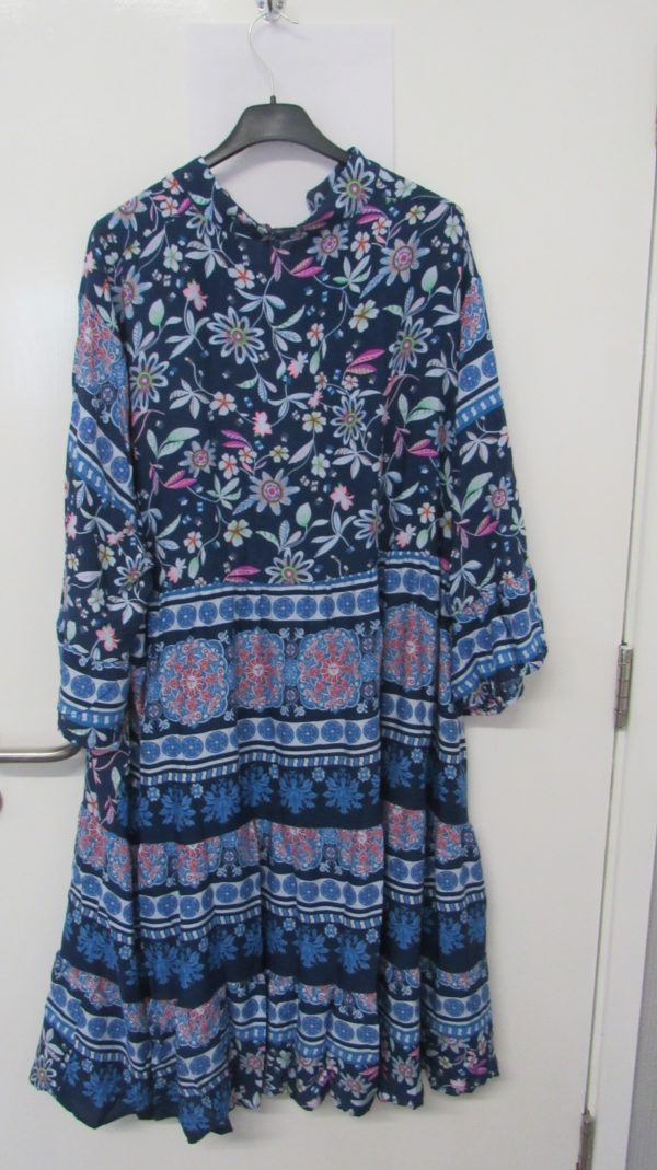 New Ladies Blue Floral Midi Length Dress One Size fits sizes 18 20 22 - Image 5