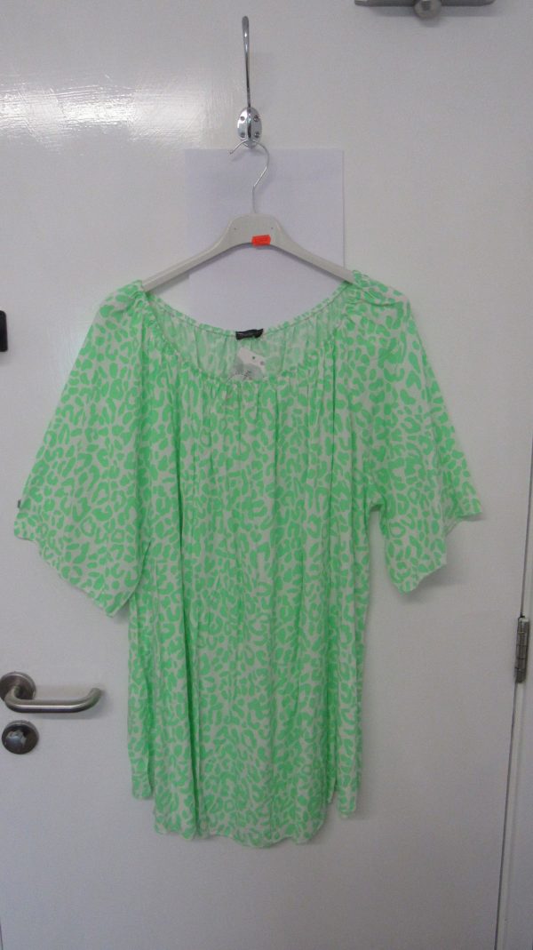 New Ladies Bright Green Leopard Print Top One Size fits sizes 18 20 22