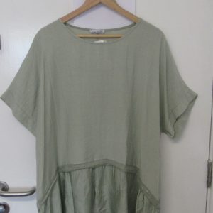 New Ladies Sage Tunic Top One Size fits sizes 16 18 20 22