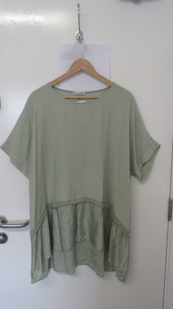 New Ladies Sage Tunic Top One Size fits sizes 16 18 20 22