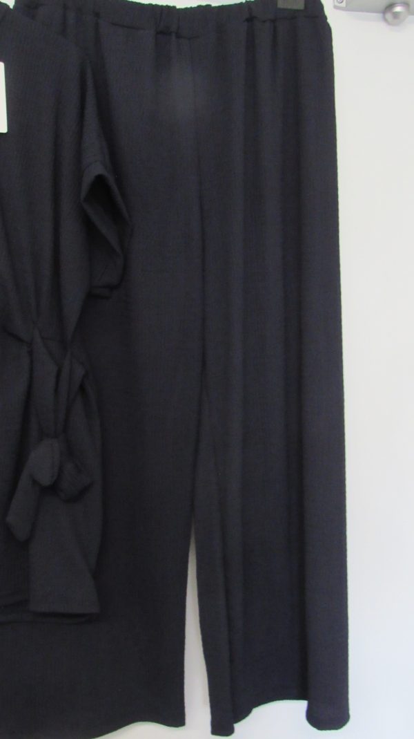 New Ladies Navy Blue 2 Piece Set Top and Trousers One Size fits sizes 16 18 20 - Image 4