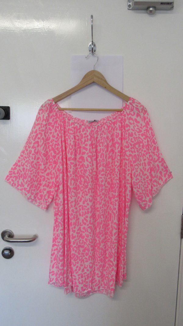 New Ladies Bright Pink Leopard Print Top One Size fits sizes 18 20 22