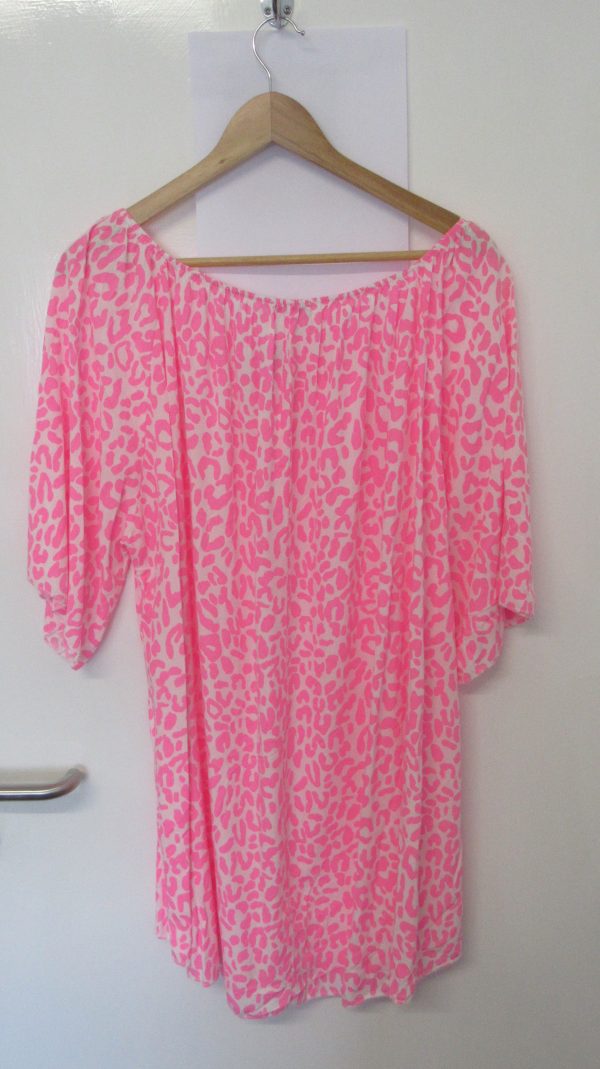 New Ladies Bright Pink Leopard Print Top One Size fits sizes 18 20 22 - Image 4