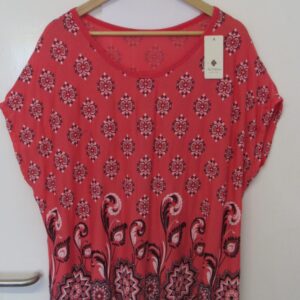 New Ladies Coral Floral T-shirt One Size fits sizes 16 18 20 22