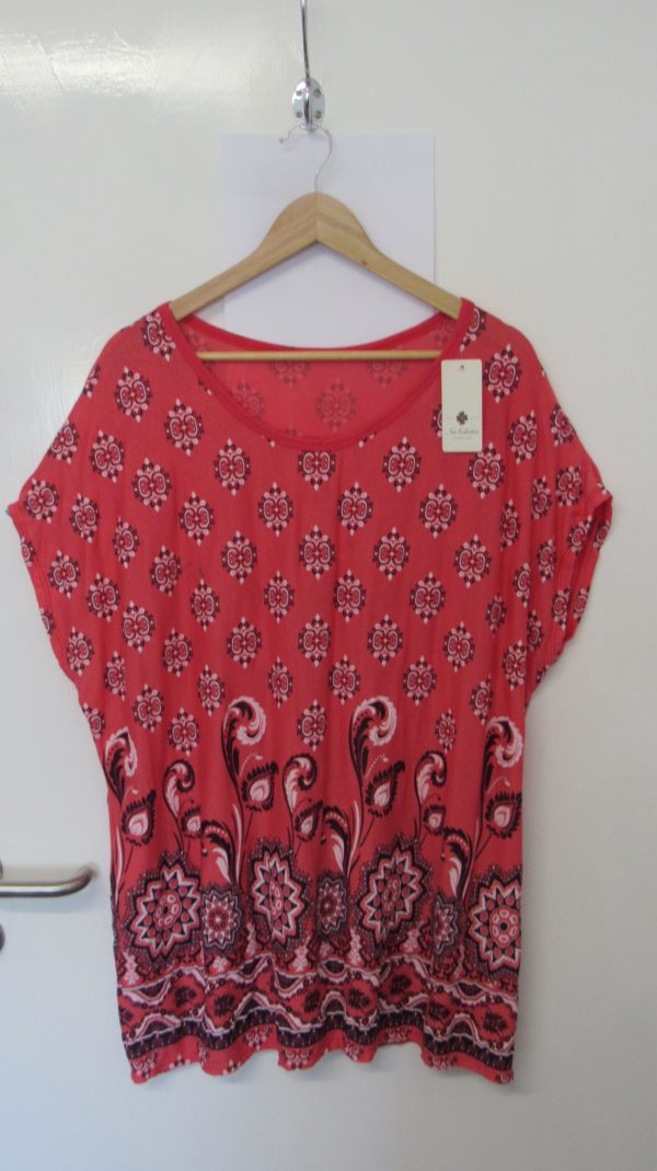 New Ladies Coral Floral T-shirt One Size fits sizes 16 18 20 22 - Image 3