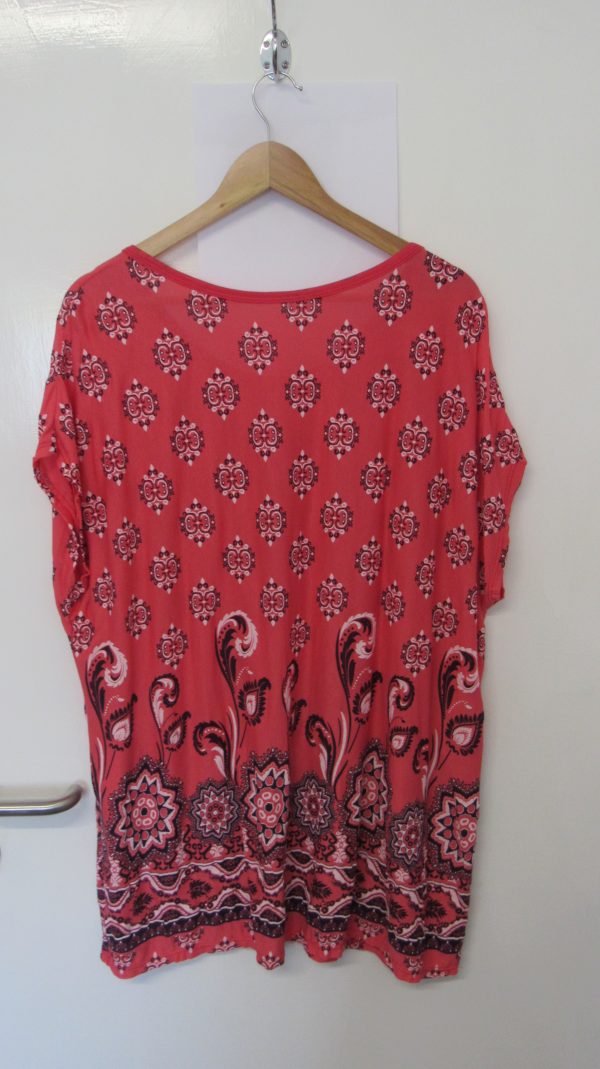 New Ladies Coral Floral T-shirt One Size fits sizes 16 18 20 22 - Image 4