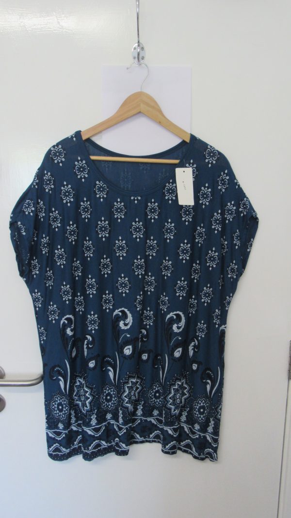 New Ladies Blue Floral T-shirt One Size fits sizes 16 18 20 22 - Image 2