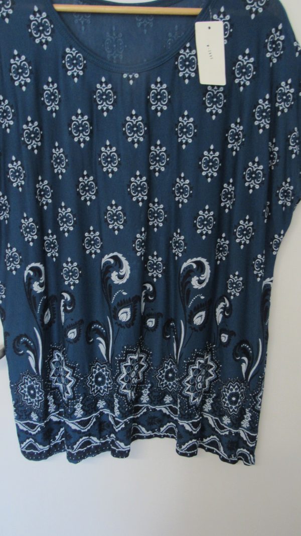 New Ladies Blue Floral T-shirt One Size fits sizes 16 18 20 22 - Image 3