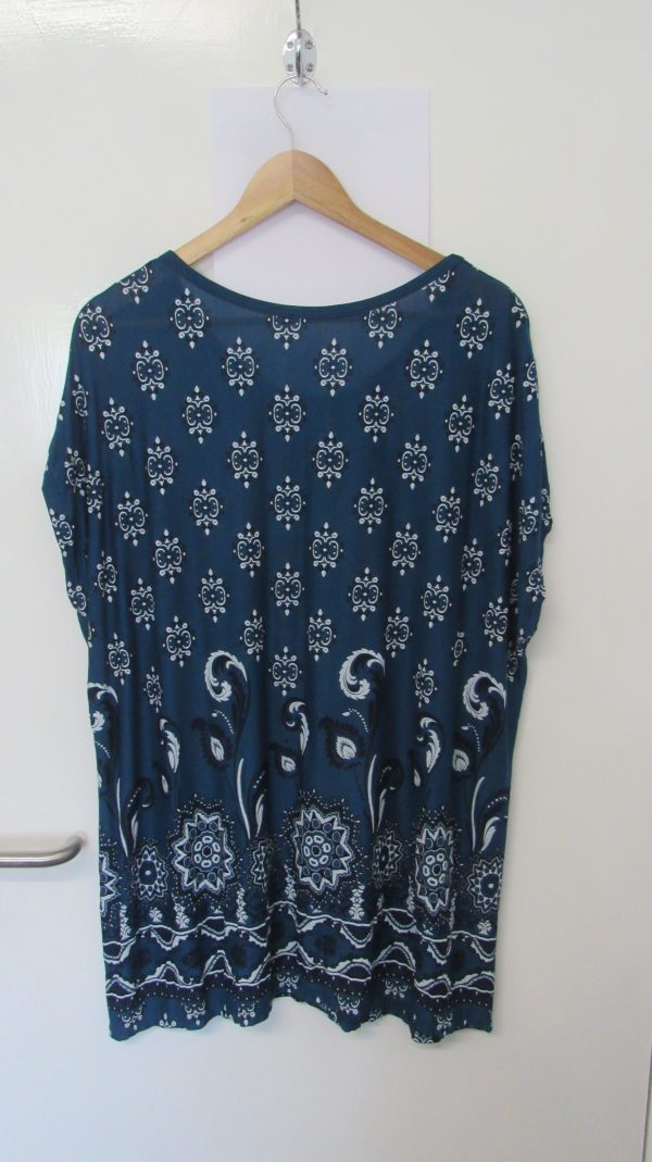New Ladies Blue Floral T-shirt One Size fits sizes 16 18 20 22 - Image 4