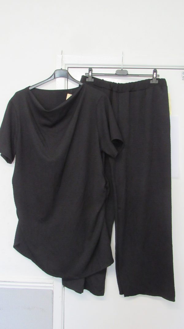 New Ladies Black 2 Piece Set Top and Trousers One Size fits sizes 16 18 20 - Image 2