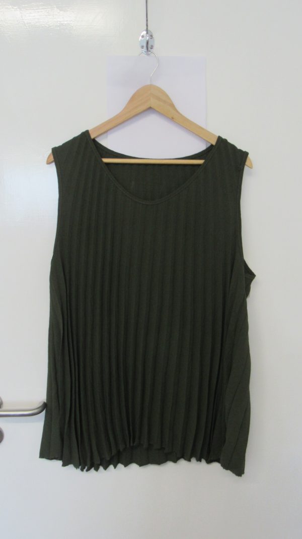 New Ladies Khaki Green Pleated Sleeveless Top One Size fits sizes 18 20 22