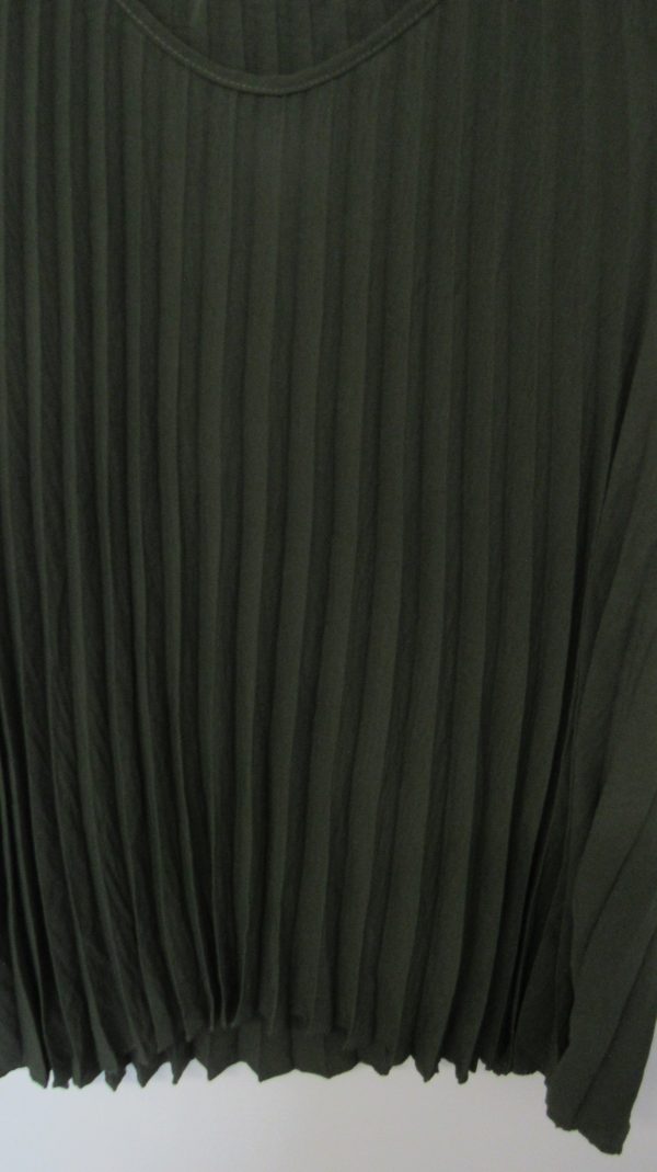 New Ladies Khaki Green Pleated Sleeveless Top One Size fits sizes 18 20 22 - Image 3