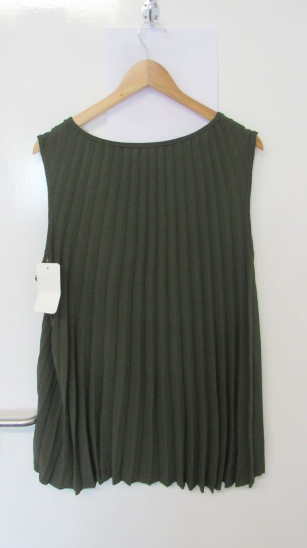 New Ladies Khaki Green Pleated Sleeveless Top One Size fits sizes 18 20 22 - Image 4