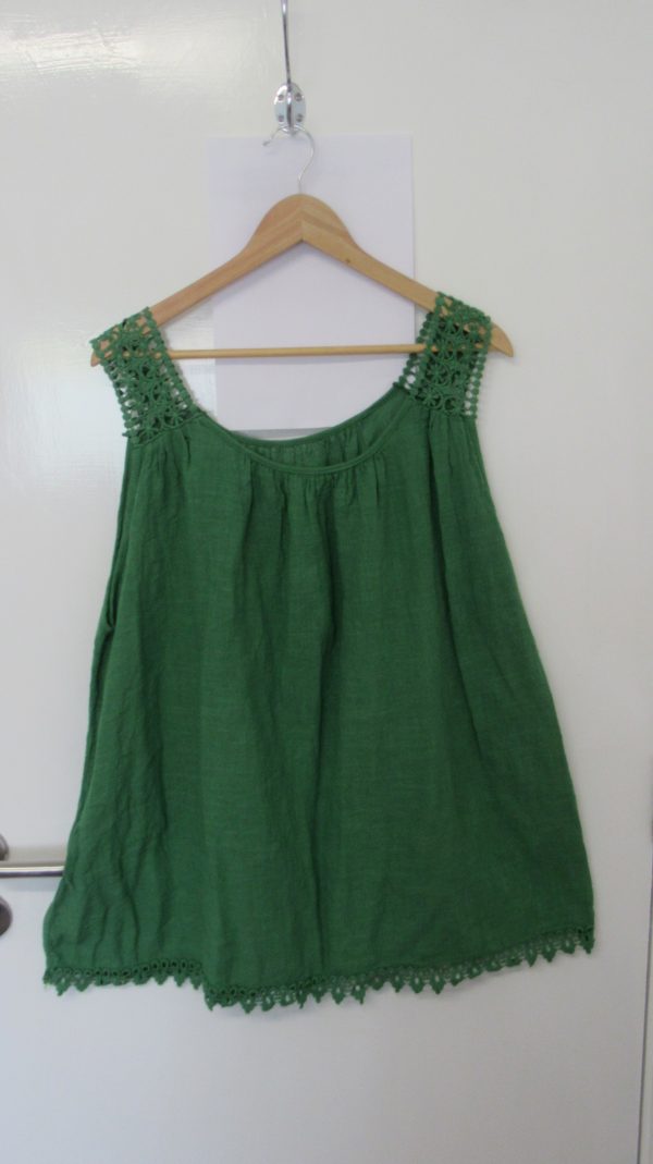 New Ladies Green Lacy Sleeveless Top One Size fits sizes 16 18 20