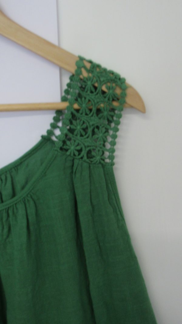 New Ladies Green Lacy Sleeveless Top One Size fits sizes 16 18 20 - Image 3