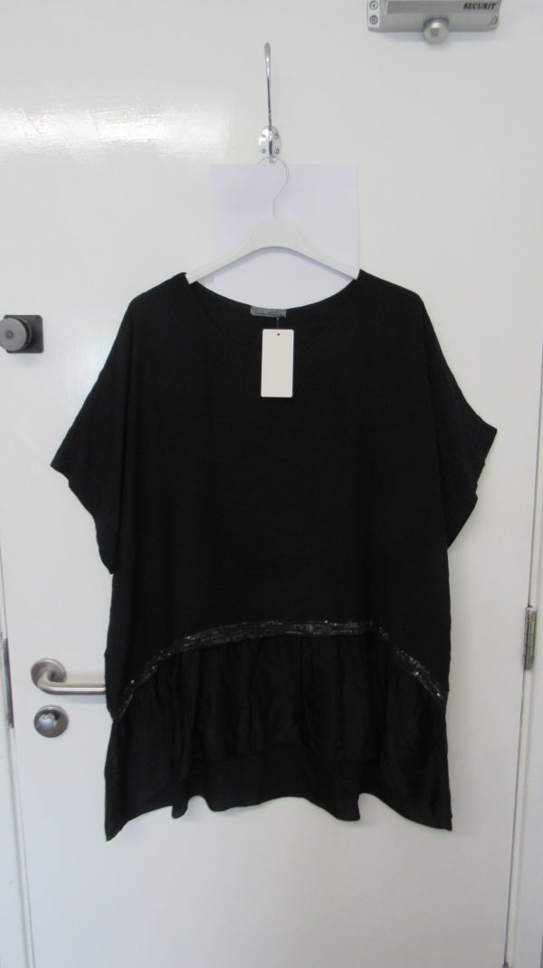 New Ladies Black Tunic Top One Size fits sizes 16 18 20 22