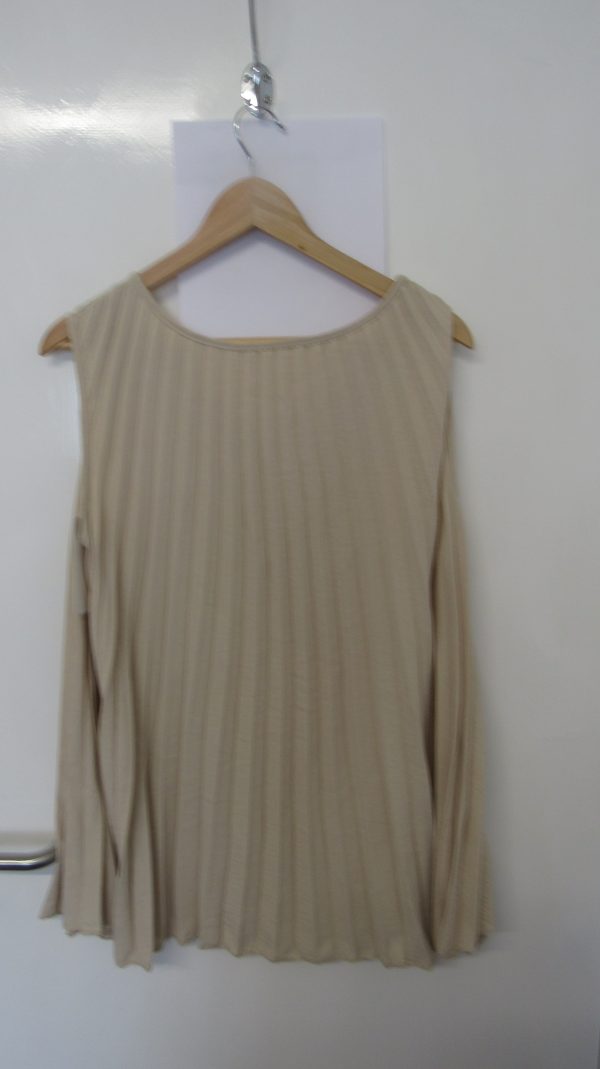 New Ladies Beige Pleated Sleeveless Top One Size fits sizes 18 20 22 - Image 5