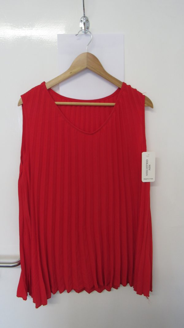 New Ladies Red Pleated Sleeveless Top One Size fits sizes 18 20 22